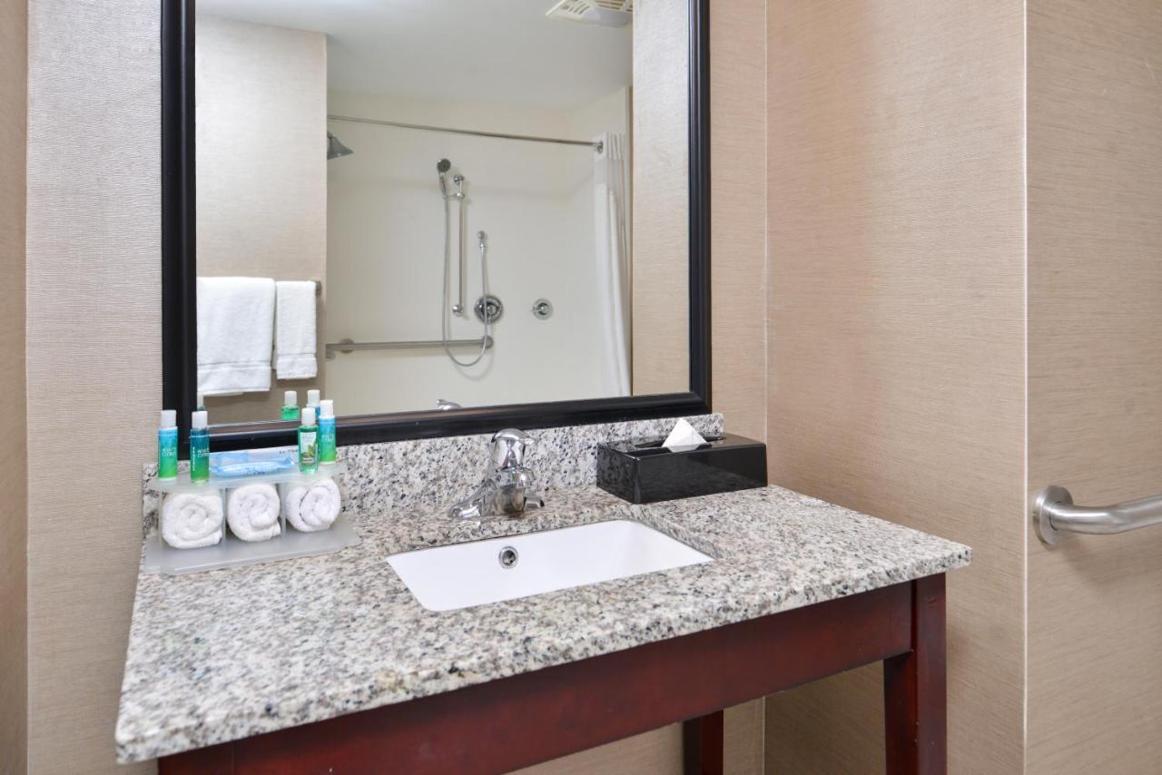 Express By Ihg Hotel